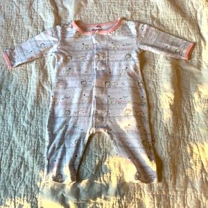Magnetic one piece outfit for baby girl 0-3 months